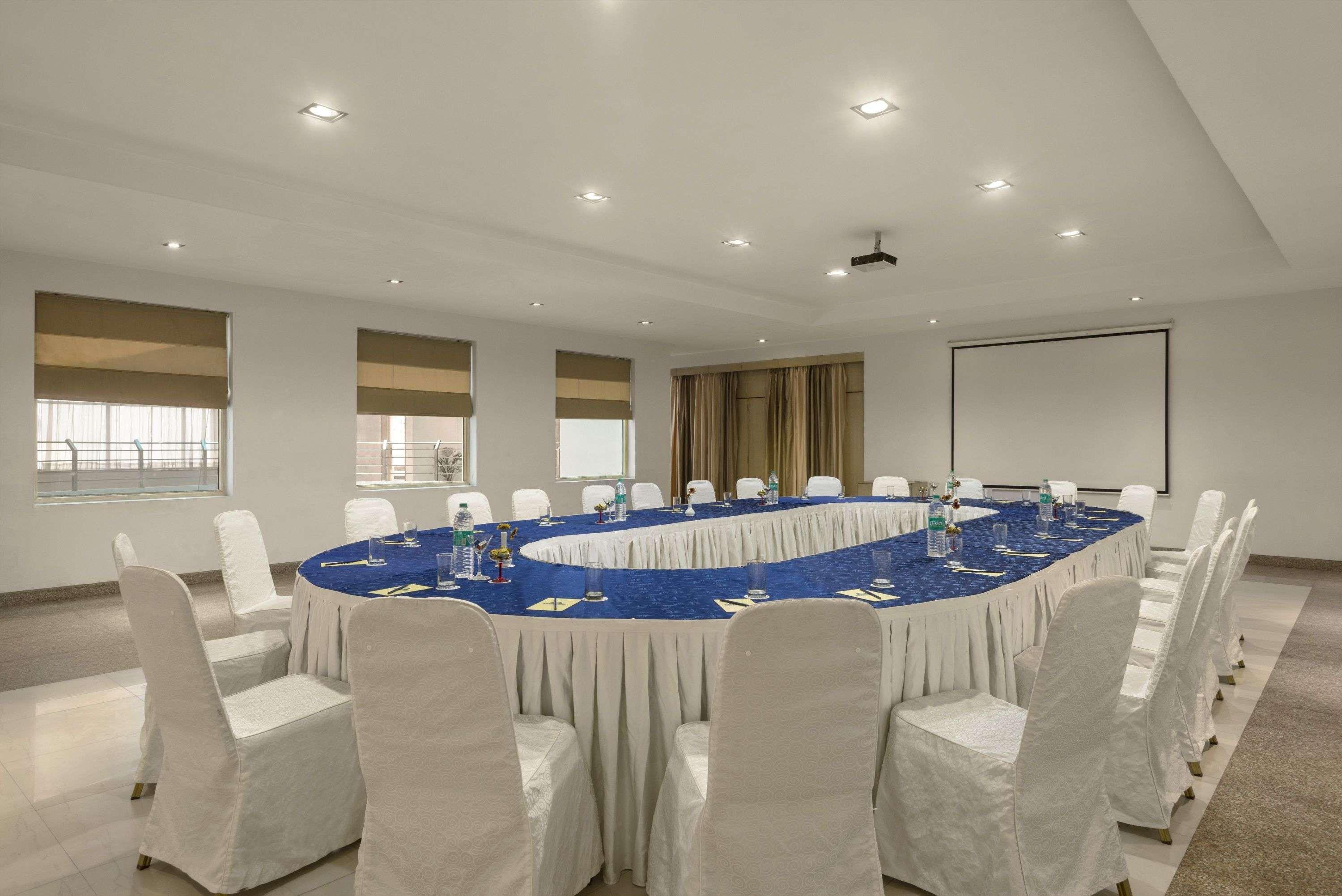 Days Hotel By Wyndham Neemrana Exterior foto
